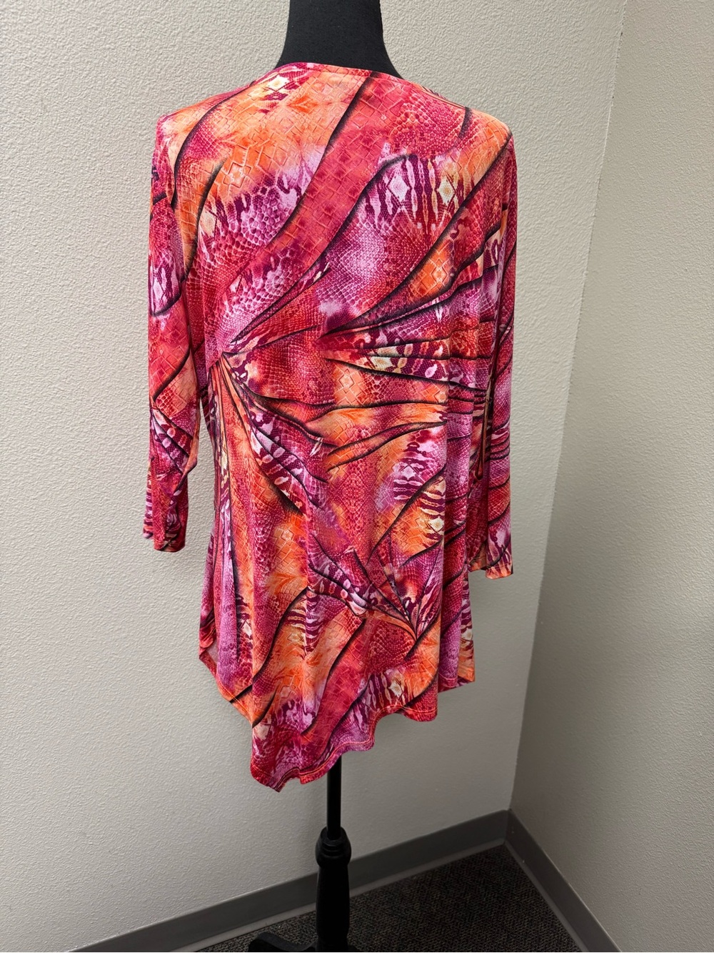 Nygard Orange Pink Abstract Tunic Top Womens Stretch Ruched 3/4 Sleeve - Picture 5 of 8